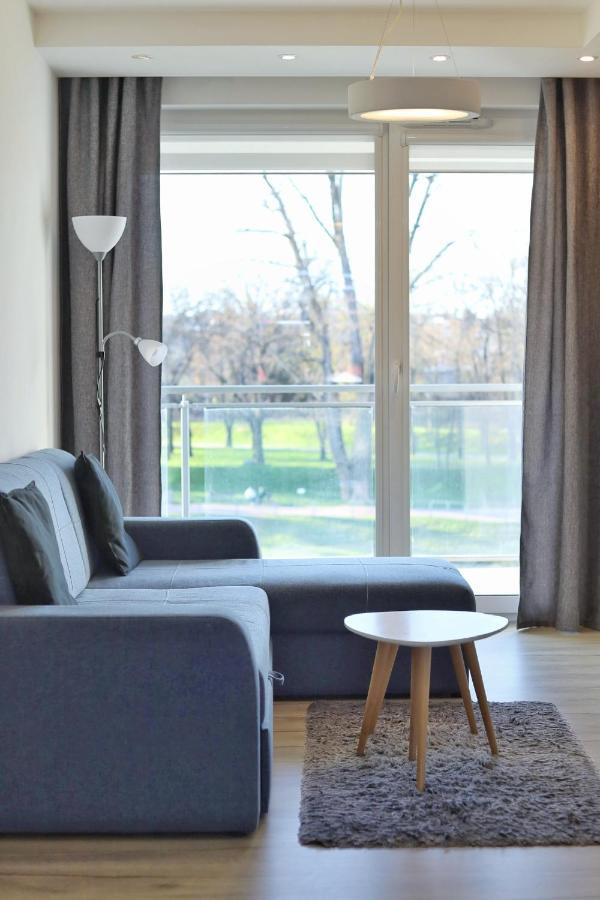 Green - apartament w centrum z widokiem na rzekę Rzeszów Buitenkant foto